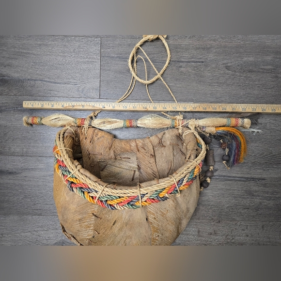 Native American Handmade Primitive Natural Palm Husk Leaf Fiber Wall Basket